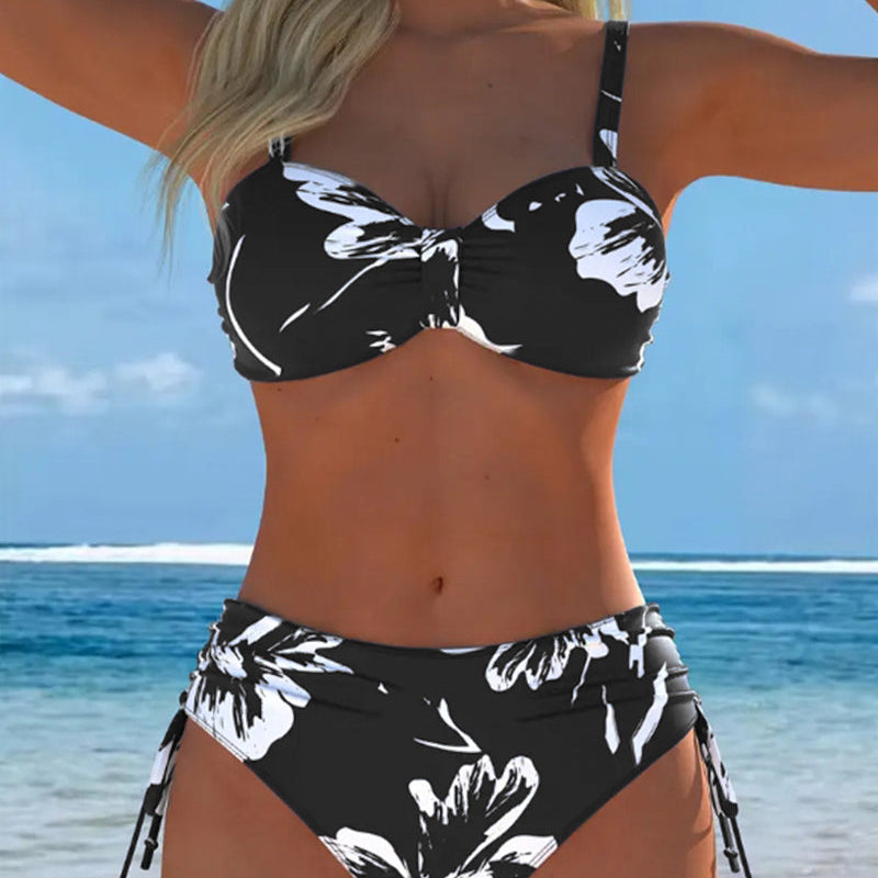 Korkeakaelaga – Stylové dvoudílné bikiny