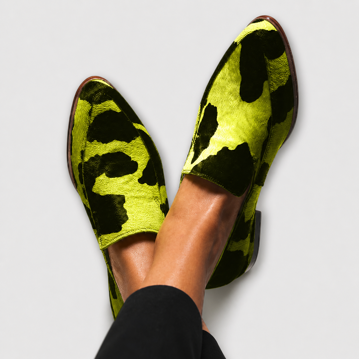Paloma – Elegantní loafers s kravím vzorem