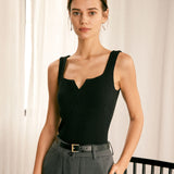 Must – Elegantní tílko s výstřihem do V