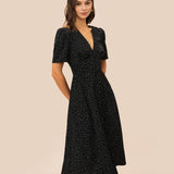 Must V-kaelusega – Elegantní midi šaty